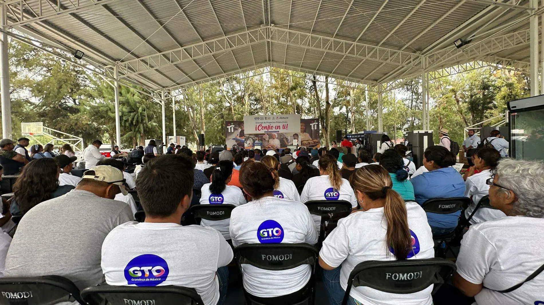 BENEFICIAN A EMPRENDEDORES.- RICARDO SÁNCHEZ- EL SOL DE IRAPUATO (4)